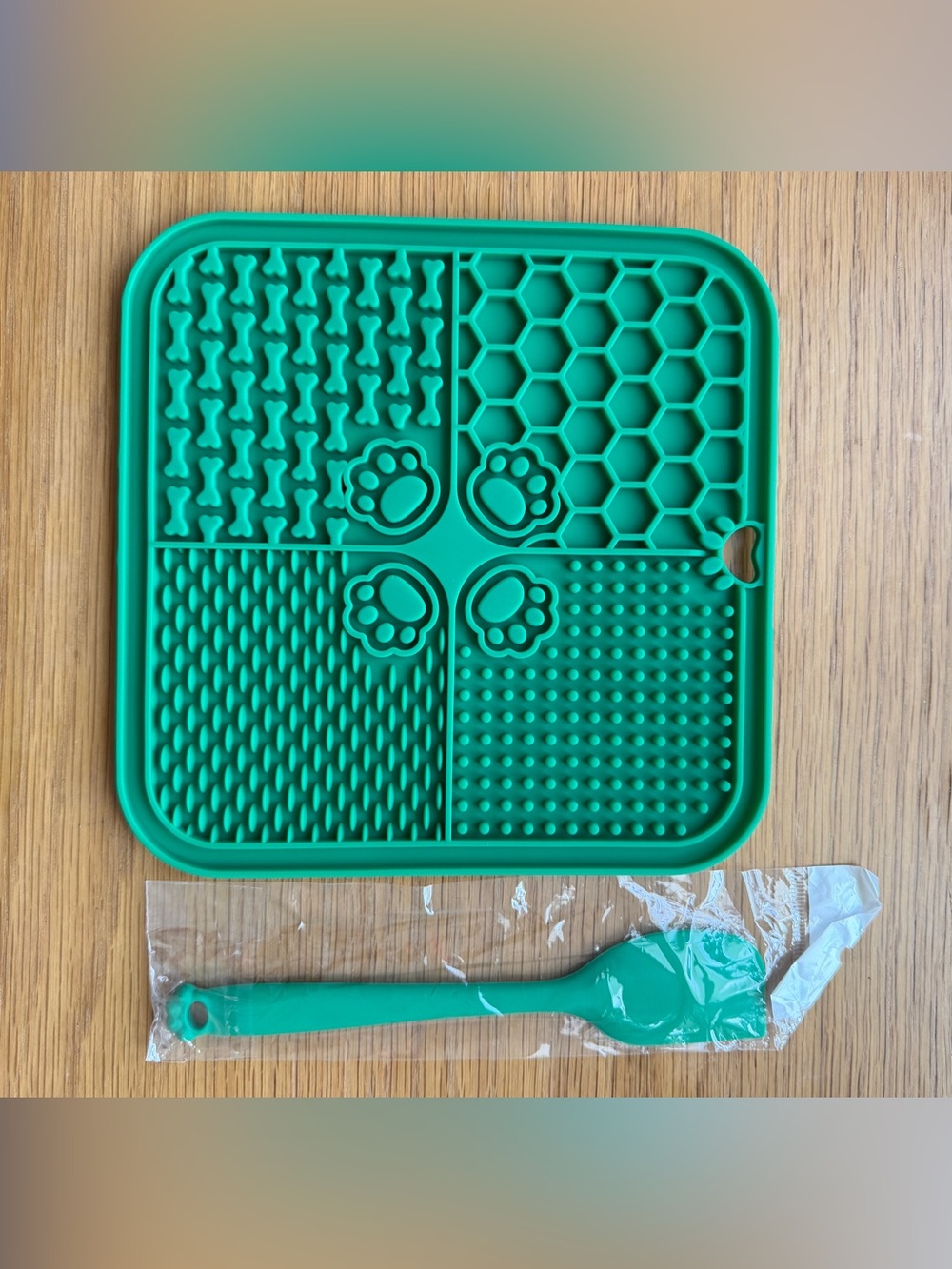 Pet Slow Feeder & Licking Mat With Spatula For Cat&Dog - Teal Green